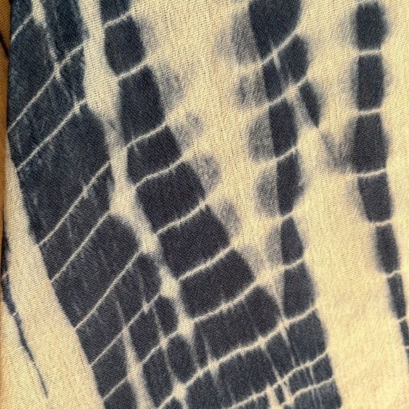 Sonoma Women’s Tie Dye Sleeveless V-neck Size XL Blue and White - Picture 6 of 13